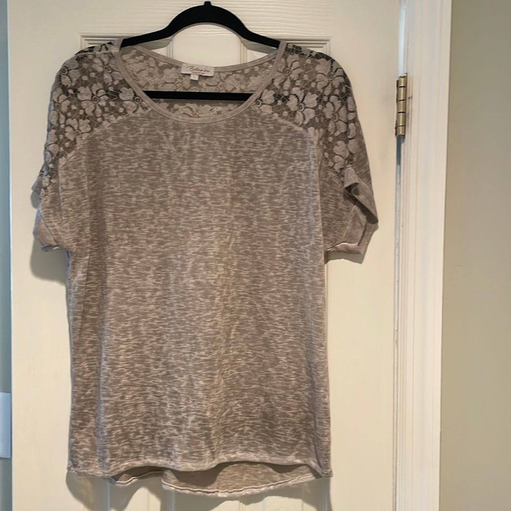 Bellambra tan / taupe  top with lace detail  size large